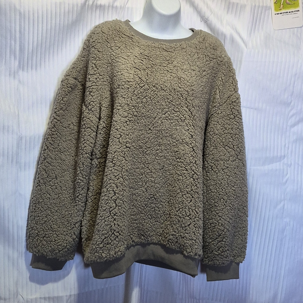 Essel Medium Cozy Tan Sherpa Pullover